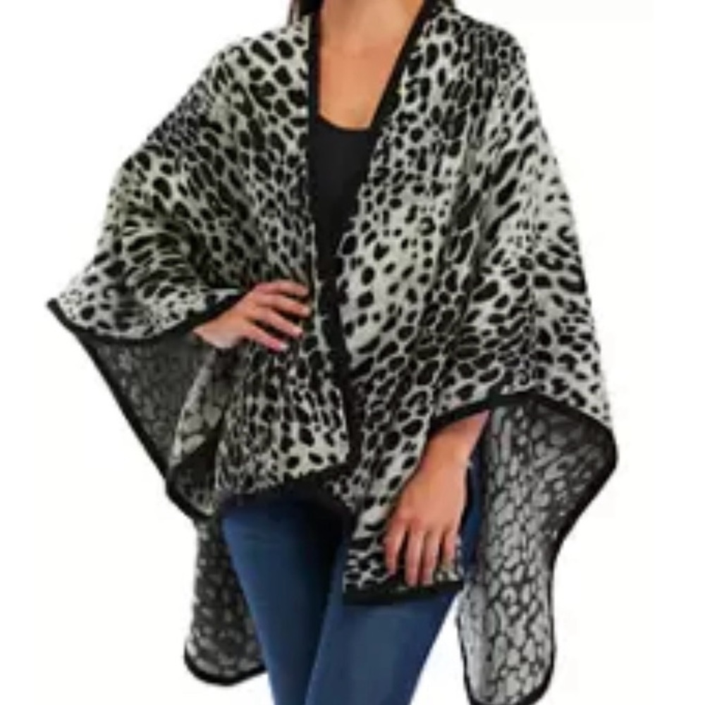 FRAAS Animal Print Ruana Wrap Poncho‎ Black & White Trim One Size Women’s Shawl - Picture 2 of 10